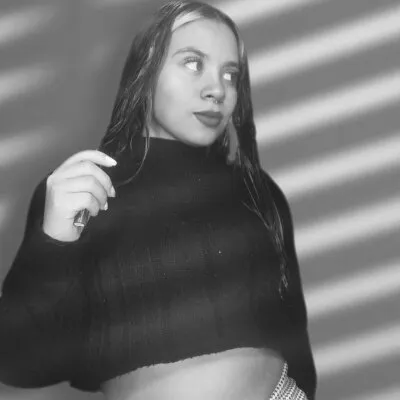 Live sex webcam photo for carolain_ch #275430687