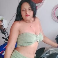 Live sex webcam photo for caroline_cute04 #277609065