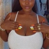 Live sex webcam photo for chocolateberry5 #277558037