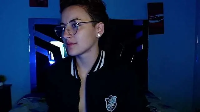 Live sex webcam photo for connie5 #273219350