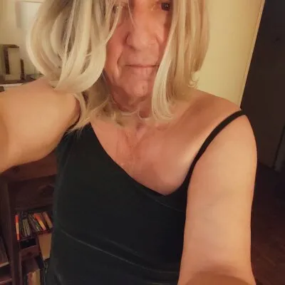 Live sex webcam photo for cravena75 #275455567