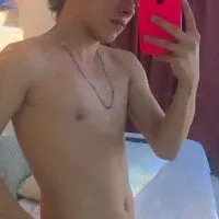 Live sex webcam photo for diamonds_boys19 #277200257