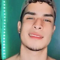 Live sex webcam photo for elian_22 #276779744