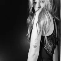 Live sex webcam photo for emmalou77 #277096255