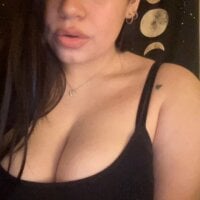 Live sex webcam photo for erickaaraee2202 #277157633