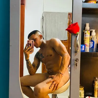 Live sex webcam photo for hard_liam #275428677