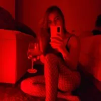 Live sex webcam photo for holly_sw_ #275749989