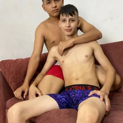 Live sex webcam photo for hot_friends18 #275447443