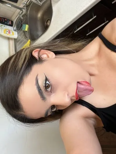 Live sex webcam photo for kaira_01 #275445134