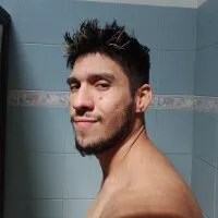 Live sex webcam photo for latins_guys2 #276287796