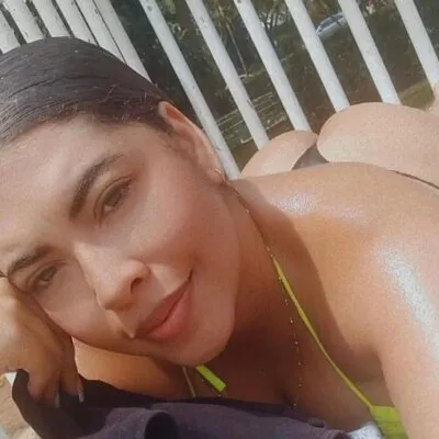 Live sex webcam photo for lauraamichel #275525933