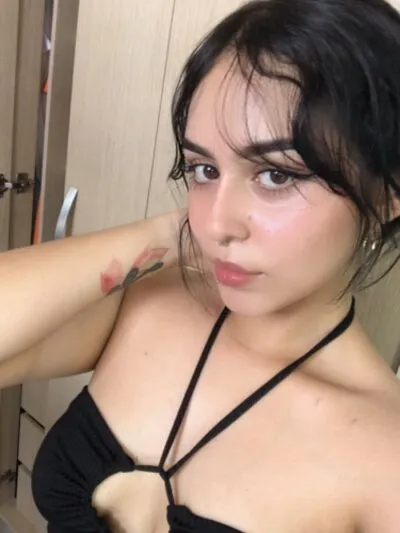 Live sex webcam photo for layla_19 #275612554