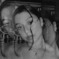 Live sex webcam photo for luiisa_sex_69 #276712677