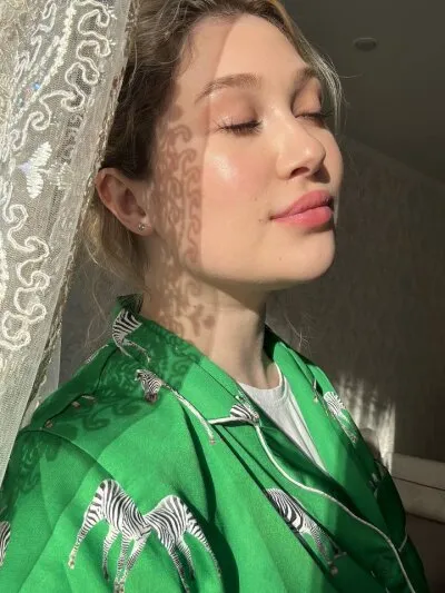 Live sex webcam photo for mysweetsoul #275468842