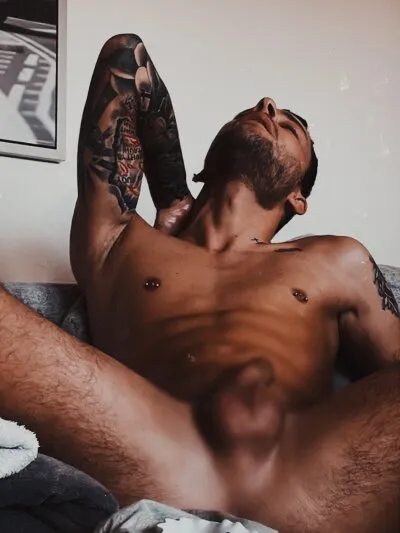 Live sex webcam photo for onlydenisloca #275488196