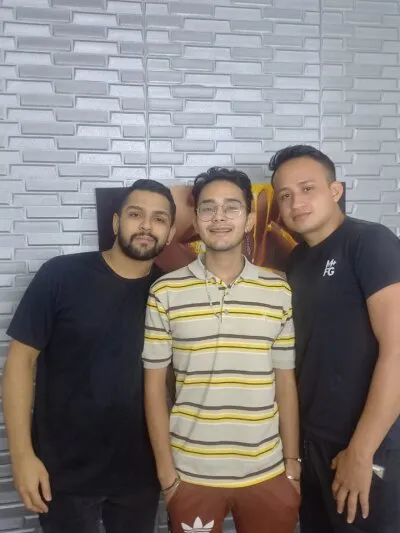 Live sex webcam photo for perfectthreesome_ #275443146