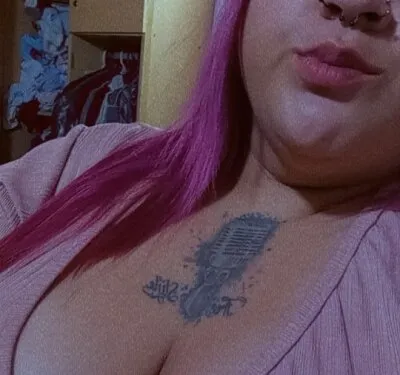 Live sex webcam photo for reinaleolatiina #275448634