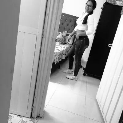 Live sex webcam photo for roxana_soto #275441034