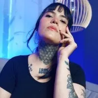 Live sex webcam photo for roxxyandrewsx #277597384