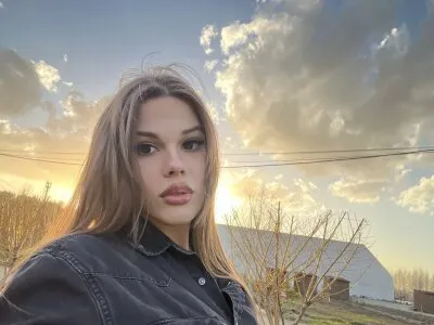 Live sex webcam photo for saymeCindy #275532795