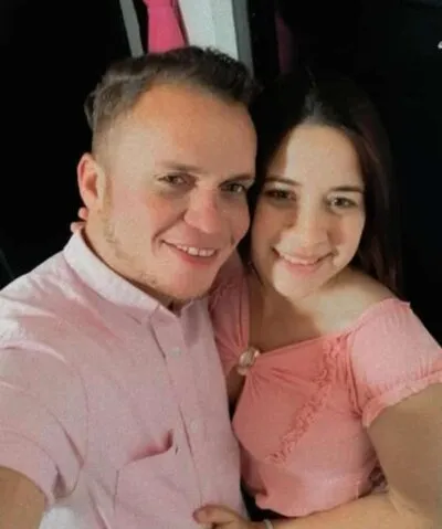 Live sex webcam photo for sexy_fuck_couple #275495777