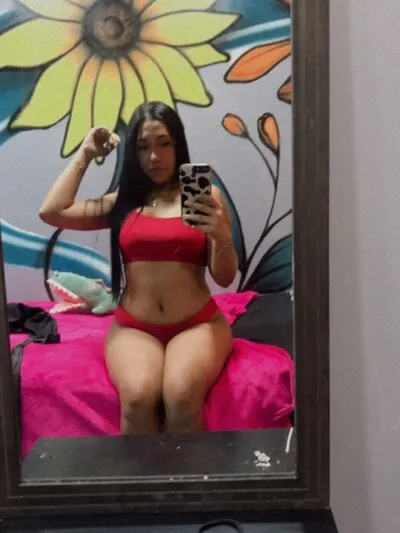 Live sex webcam photo for small_isa_ #275544437