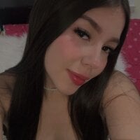 Live sex webcam photo for sophie_honey2 #277370946