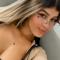 Live sex webcam photo for sweet_caroline_21 #275955389