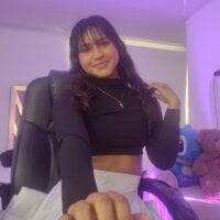 Live sex webcam photo for sweetstar01 #277915200