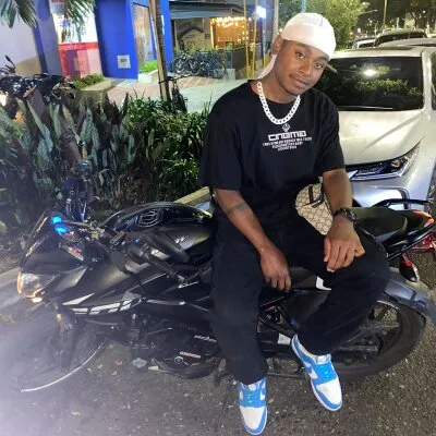 Live sex webcam photo for twink_brown #275455616