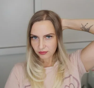 Live sex webcam photo for xo_oxideia #275680423