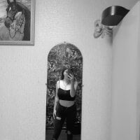 Live sex webcam photo for xxIceCream7 #277709935