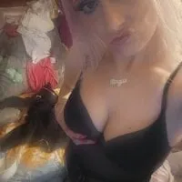 Live sex webcam photo for yourfavcouple420 #277655441